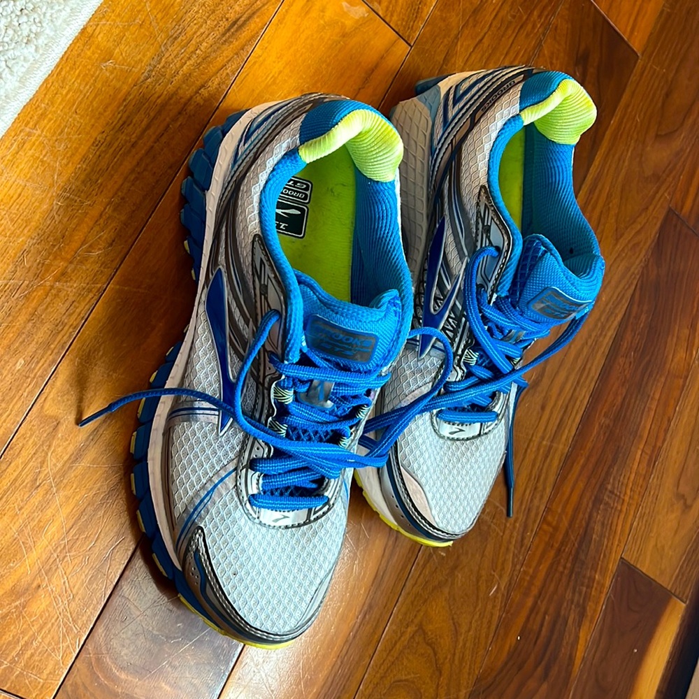 Women’s Brooks Running Shoes- Size 10